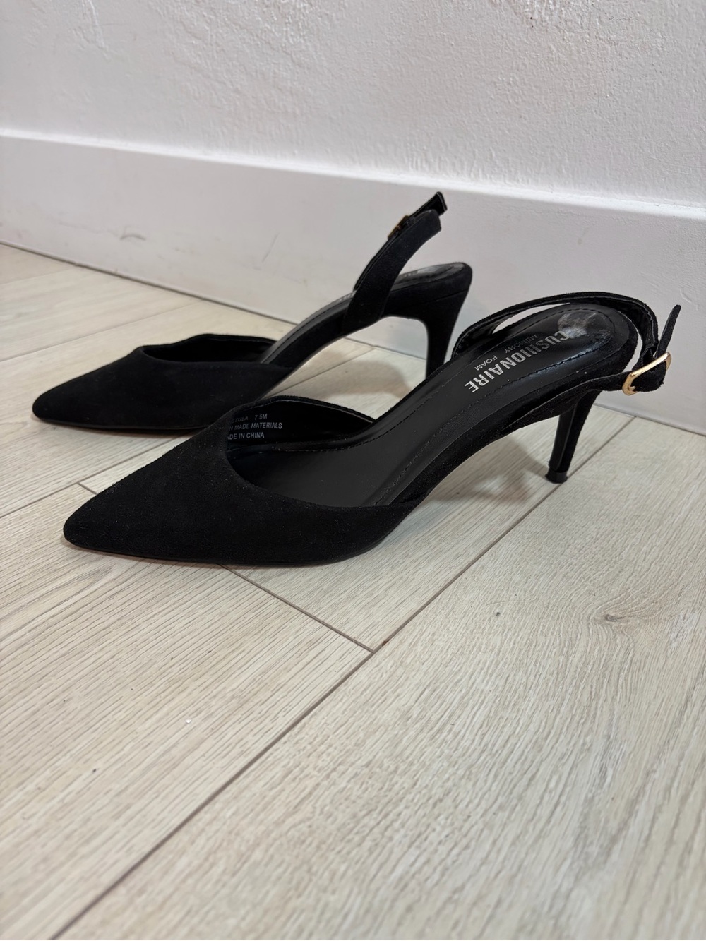 Cushionaire Black Pointed Toe Slingback Kitten Heels Size 7.5